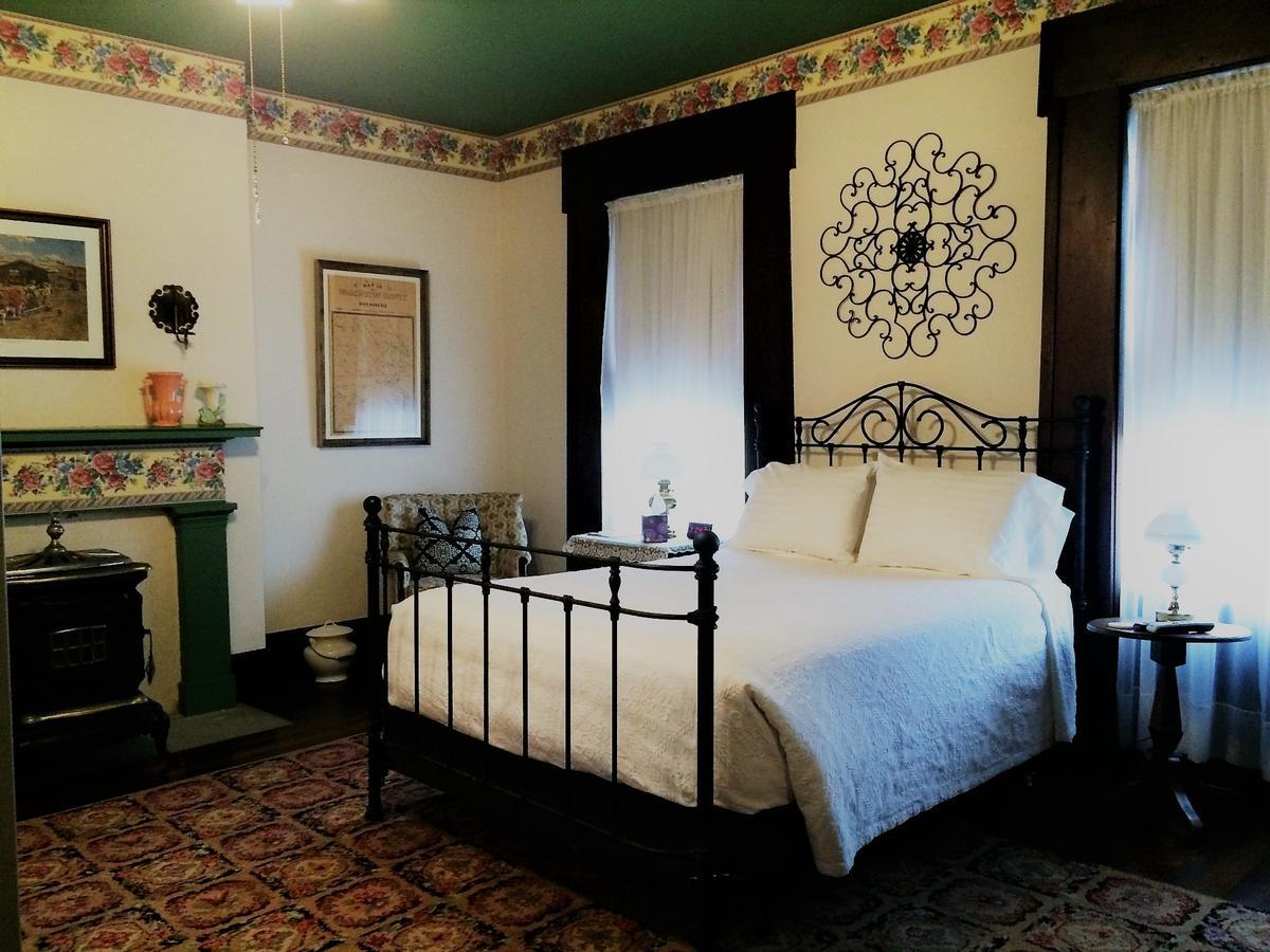 Old Caledonian Bed & Breakfast Esterno foto