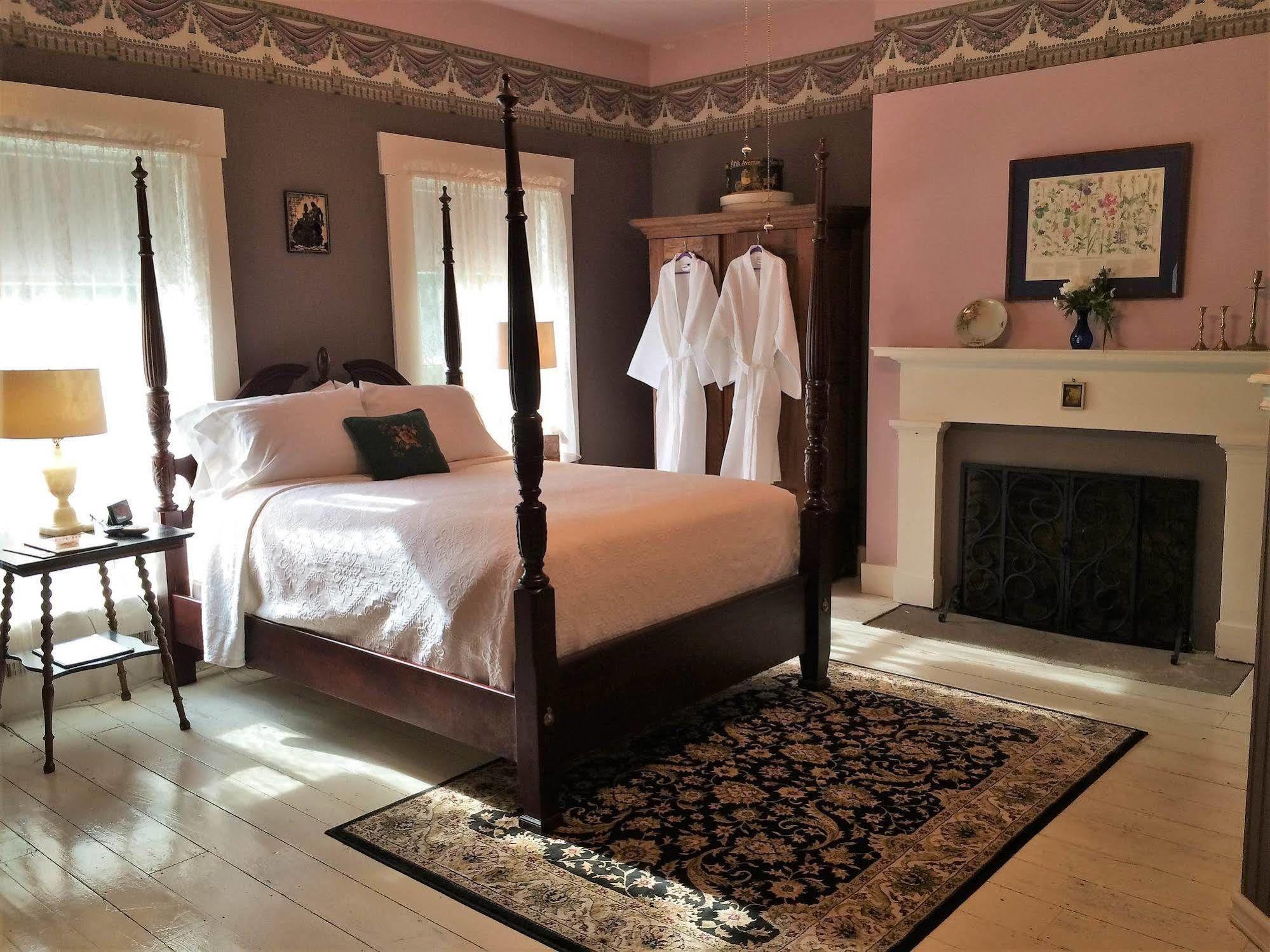 Old Caledonian Bed & Breakfast Esterno foto